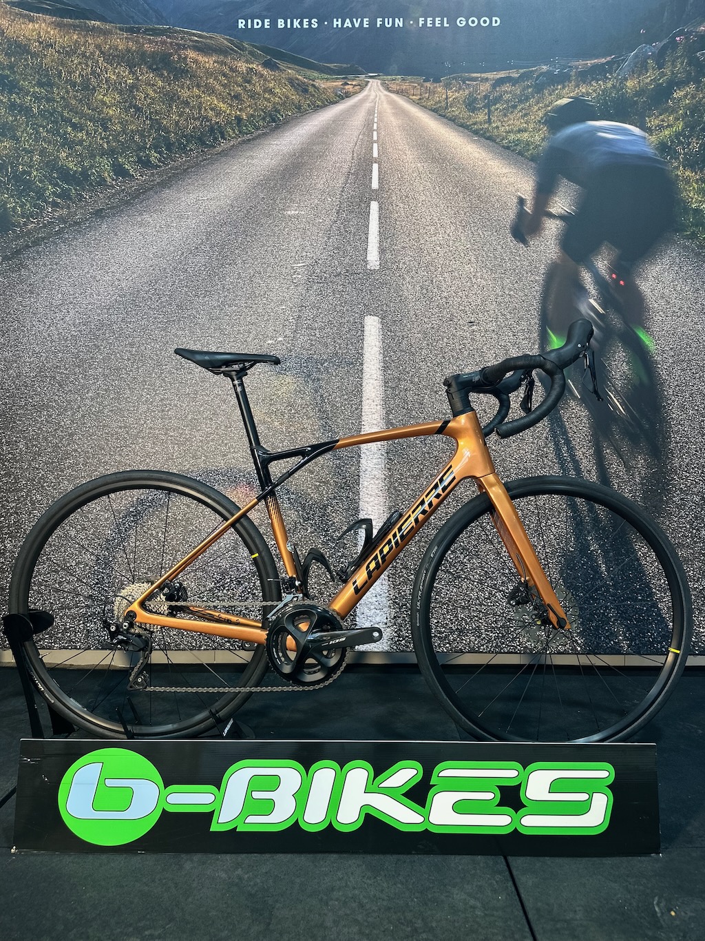 Location vélo de route Moyen de gamme Lapierre Pulsium SAT 5.0